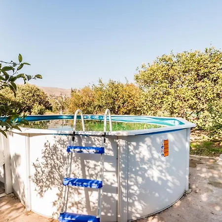 The Great Garden With Pool, Parking & Wifi * Avola