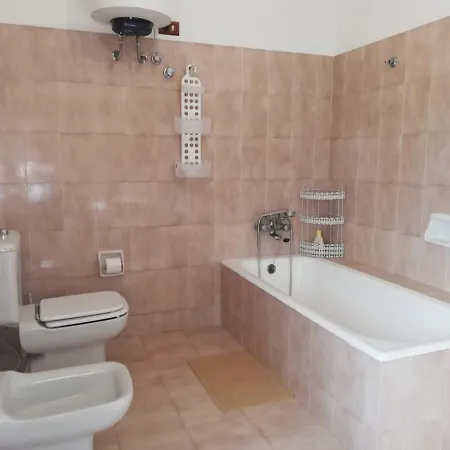 The Great Garden With Pool, Parking & Wifi Holiday home *