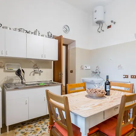 The Great Garden With Pool, Parking & Wifi Holiday home