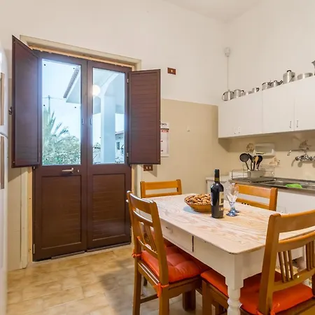 The Great Garden With Pool, Parking & Wifi Holiday home *