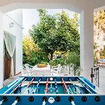 The Great Garden With Pool, Parking & Wifi Tatil Evi Avola