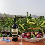 The Great Garden With Pool, Parking & Wifi * Avola