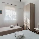 The Great Garden With Pool, Parking & Wifi Tatil Evi Avola