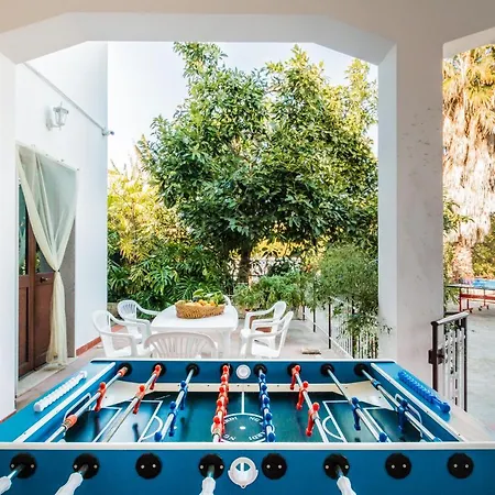 The Great Garden With Pool, Parking & Wifi Сasa de vacaciones Avola