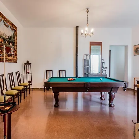 The Great Garden With Pool, Parking & Wifi Сasa de vacaciones *