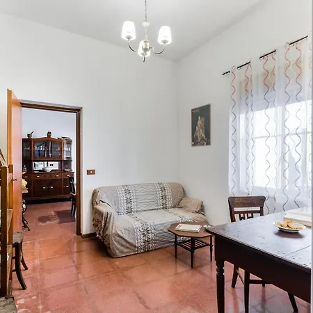 Сasa de vacaciones The Great Garden With Pool, Parking & Wifi